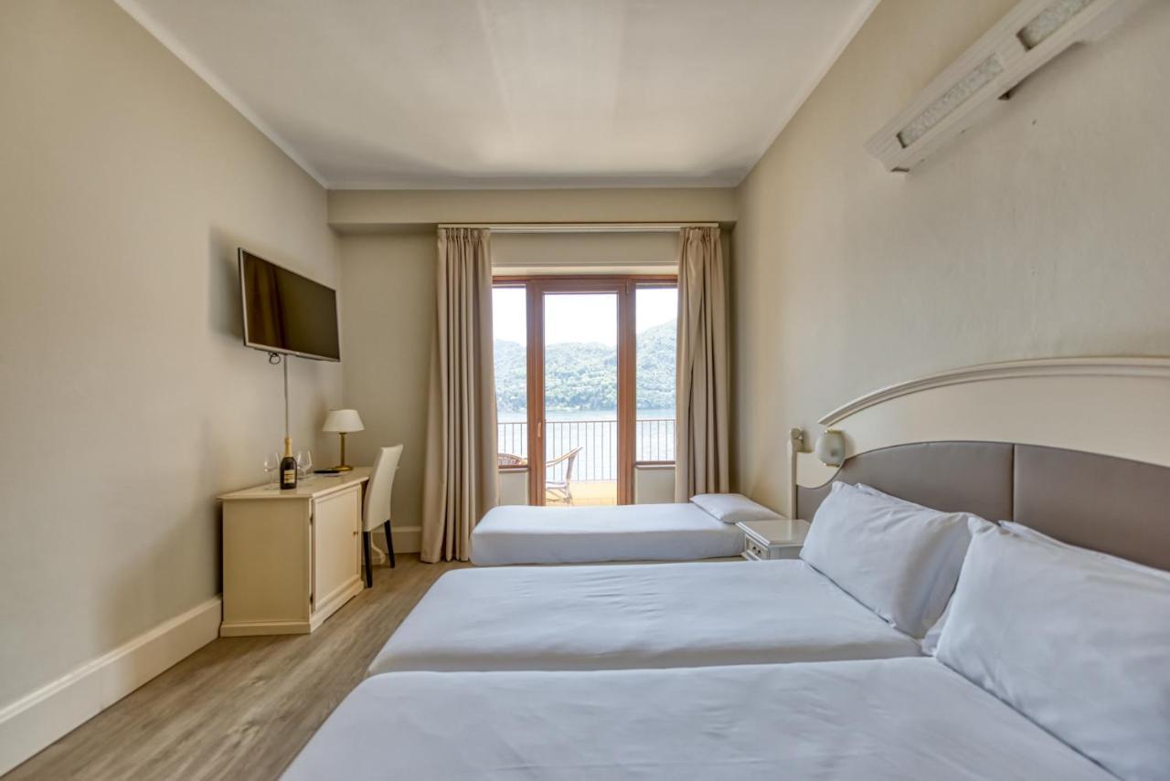 Driepersoonskamer met Balkon en Uitzicht op het Meer
