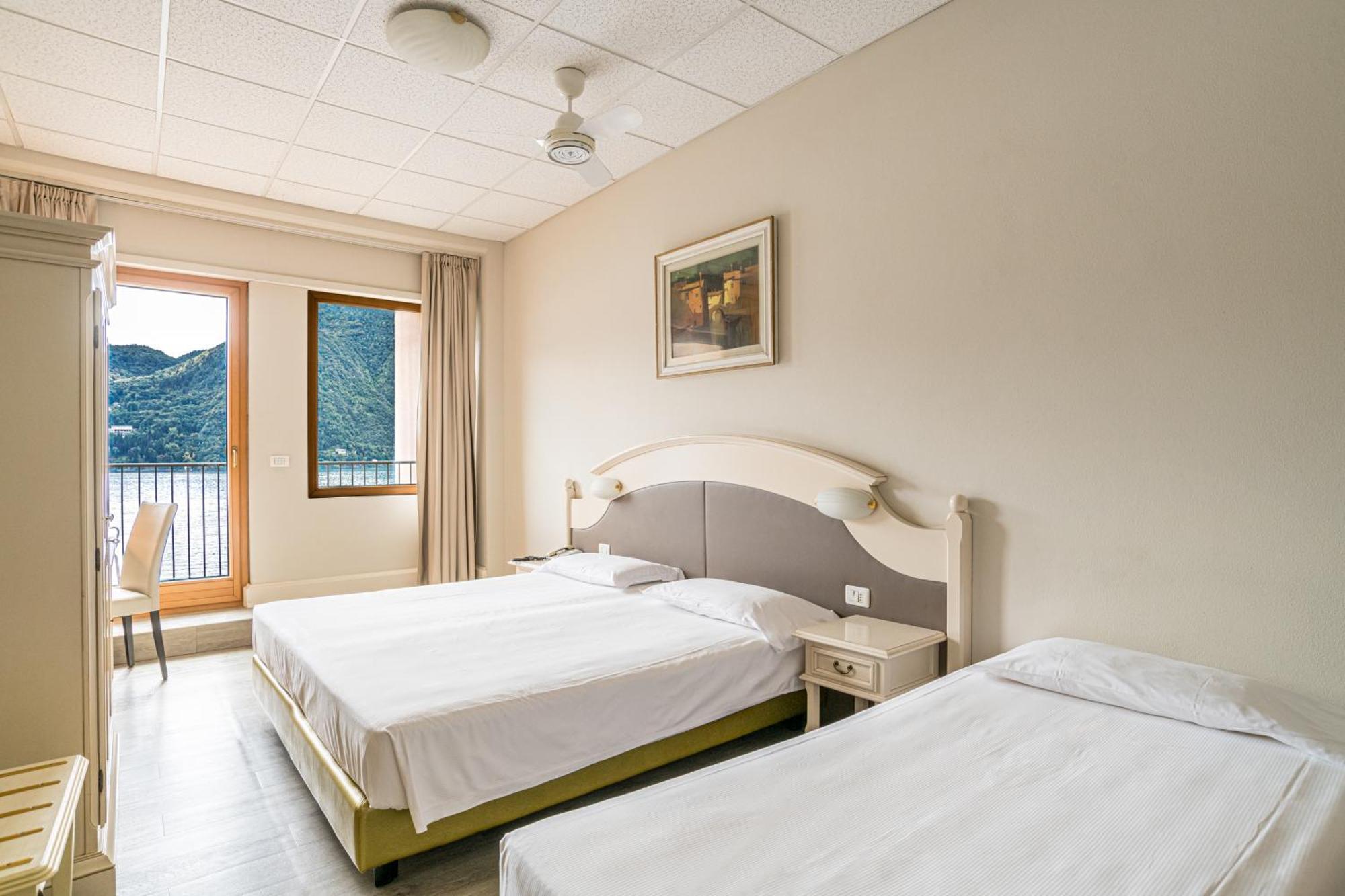 Triple Room Lake View Balcony