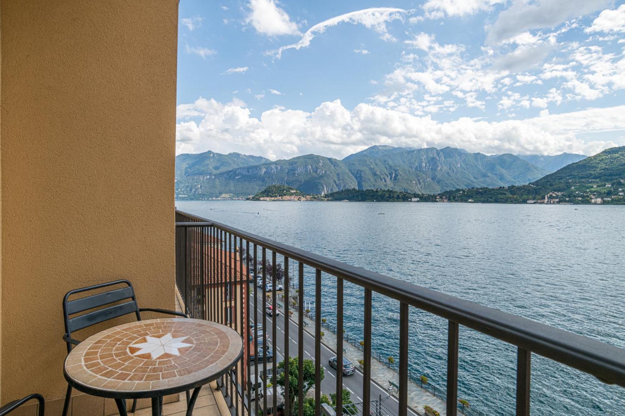 Triple Room Lake View Balcony